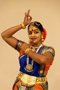 India-Cochin-Dancer