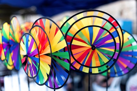 Israel-Akko-Fans-In-Market